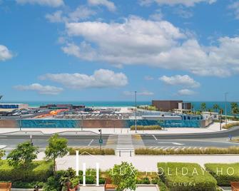 Lux - The La Mer Sea View Suite 3 - Dubái - Piscina