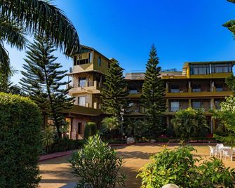 Flying Sparrow Riverside Resort - Dhikuli - Будівля