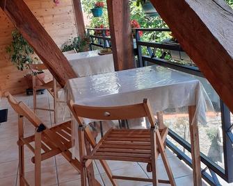 Large lodging rual 11 pers - Gembrie - Restaurante