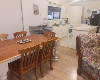 Country Cottage - Strathalbyn - Sala de jantar