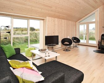 6 Person Holiday Home in Hirtshals - Hirtshals - Living room