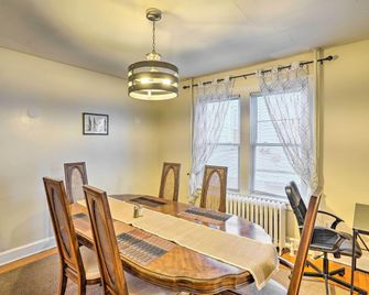 Charming Albany Retreat about 3 Mi to Downtown! - Albany - Dining room