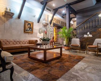 Hotel Casa del Marqués - סנטילנה דל מאר - טרקלין