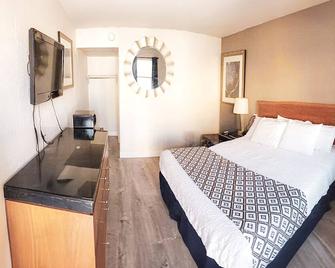 Penn Lodge Hotel & Suites Philadelphia - Bensalem - Feasterville-Trevose - Bedroom
