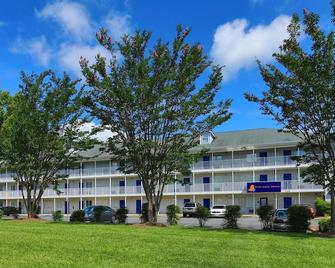 Intown Suites Extended Stay Charlotte Nc - North Tryon St - Charlotte - Edificio