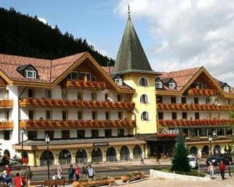 Hotel Oswald - Wolkenstein in Gröden - Gebäude