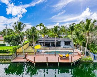 Lakefront Villa with Heated Pool only 6 minutes to the Beach - Fort Lauderdale - Edifici