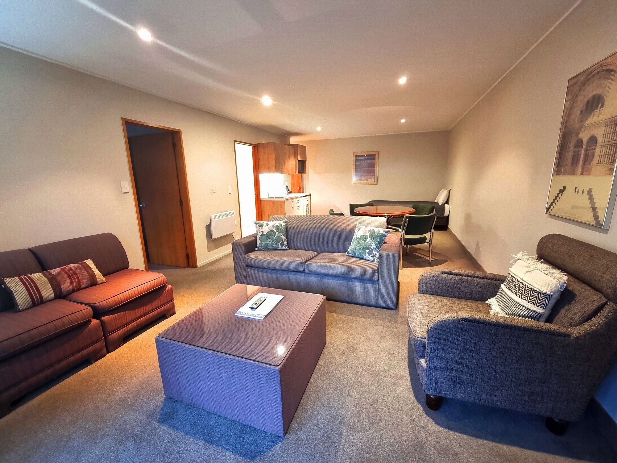 St James Apartments - קווינסטאון - סלון