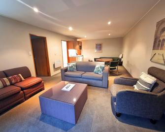 St James Apartments - Queenstown - Sala de estar