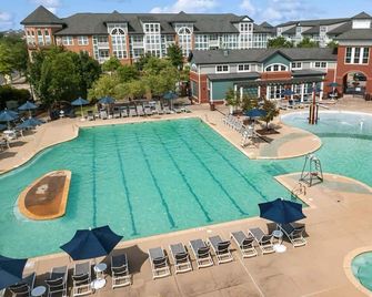 Luxury 4-Level Townhouse, Pool Access, 2 Balconies - Waldorf - Pool