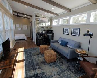 Charming 1 bedroom casita with private pool & hot tub. - Kyle