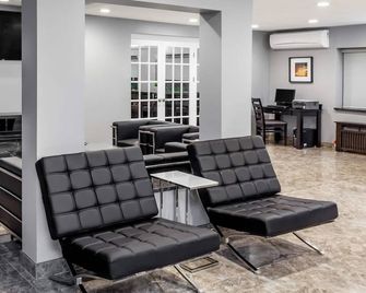 Baymont by Wyndham Glenview - Glenview - Lounge