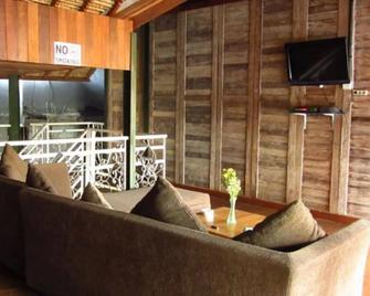 Da Housetel Kuta - Kuta - Living room