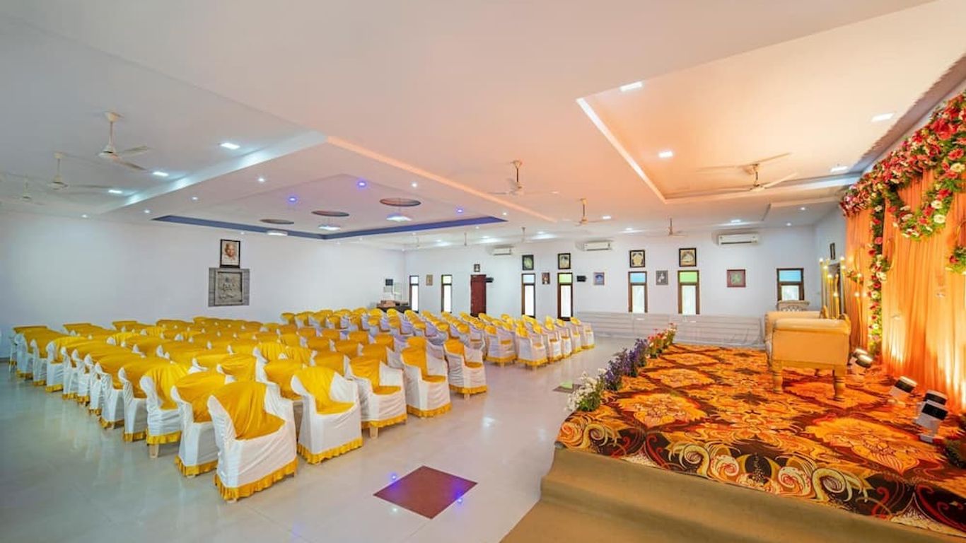 Hotel Sadhabishegam