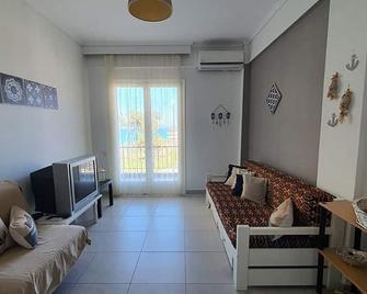 80 Steps - Beach Apartment - Chaniotis - Sala de estar