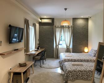 Flight Apartments Airport by Airstay - 斯巴達 - 臥室