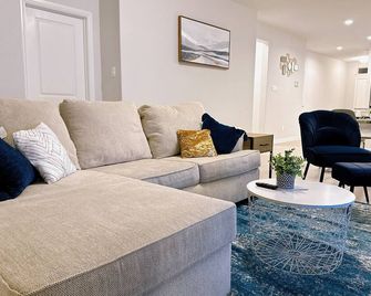 New 4br Extended Stay Oasis – Pet Friendly Paradise - Crowley - Sala de estar