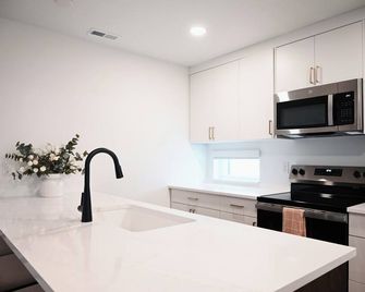 New, Cozy, Modern 2 King Bedrooms with own Bathrooms - Salt Lake City - Cuina