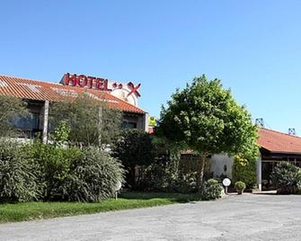 Hôtel-Restaurant La Belle Poule - Contact Hotel - Rochefort