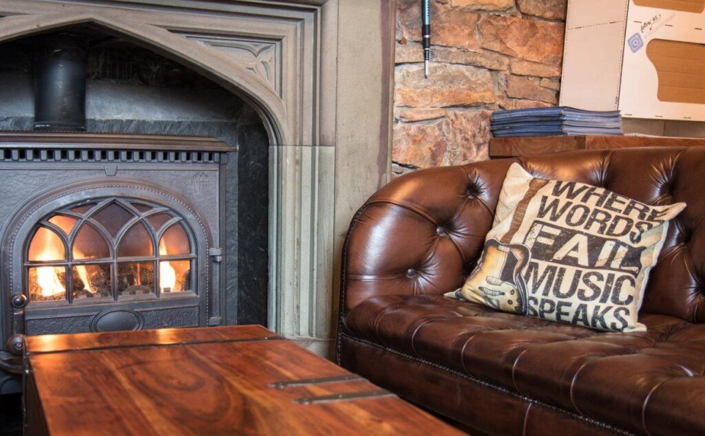 بازباكرز هوستل