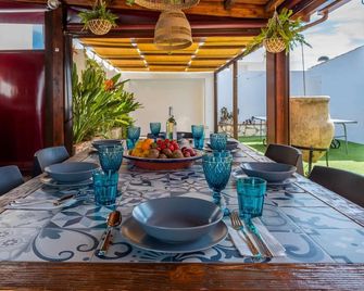 Acogedora casita en la Subbética, centro de Andalucía, Granada y Córdoba - Rute - Eetruimte