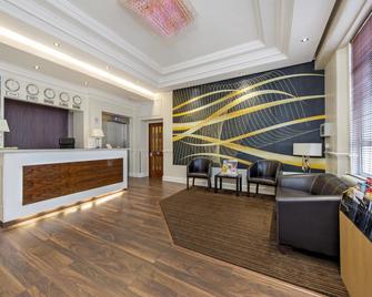 Lidos Hotel - London - Front desk
