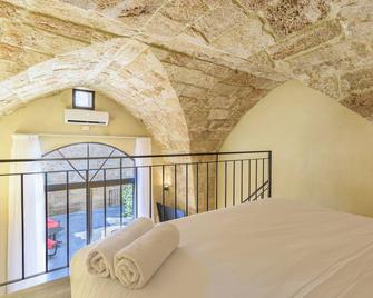 Casa Batroun Lofts - Batroûn - Bedroom
