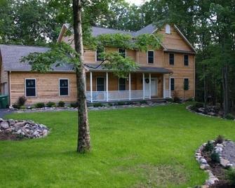 Eaglrock Resort \'Members\' !only! Proof Please. - Hazleton - Building