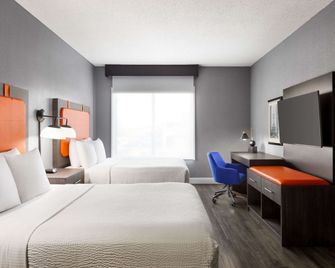La Quinta Inn & Suites by Wyndham Mt. Laurel - Philadelphia - מאונט לורל - חדר שינה