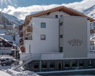 Hotel Mathiesn - Obergurgl - Building