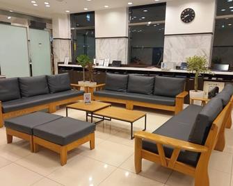 Toyoko Inn Busan Seomyeon - Busan - Lobby
