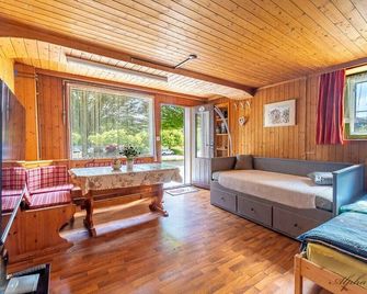 Next To The Spa Wlan Garden Parking Lot - Bad Zurzach - Living room
