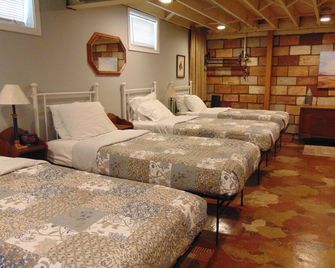 Animals Of Creation and the Ark! Located Between The Two - Florence - Bedroom