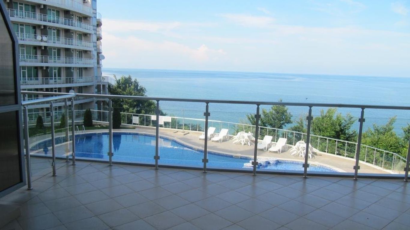 Silver Beach Apart Complex