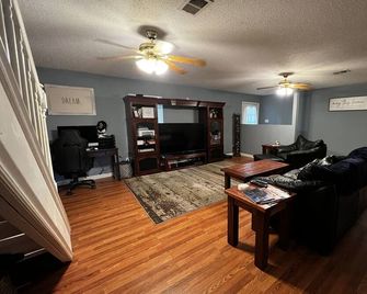 A New Hope Retreat - Oriole Beach - Wohnzimmer