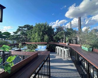 Central Cobble/Boerum Hill Townhome | Roof Terrace - Brooklyn - Balcony
