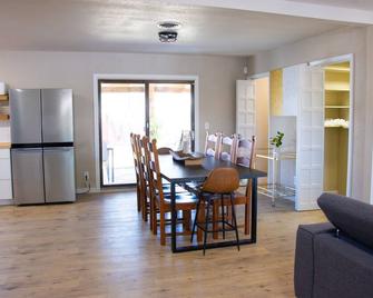 4-Bedroom Retreat with Pool - Farmington - Spisestue