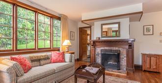 Hastings House Country House Hotel - Ganges - Living room