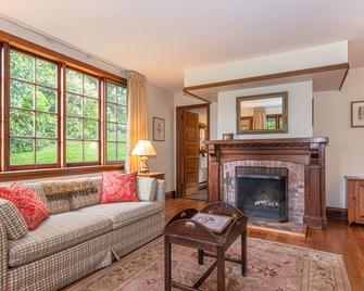 Hastings House Country House Hotel - Ganges - Living room