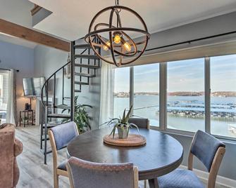Lakefront Retreat Prime Osage Beach Location! - Osage Beach - Dining room