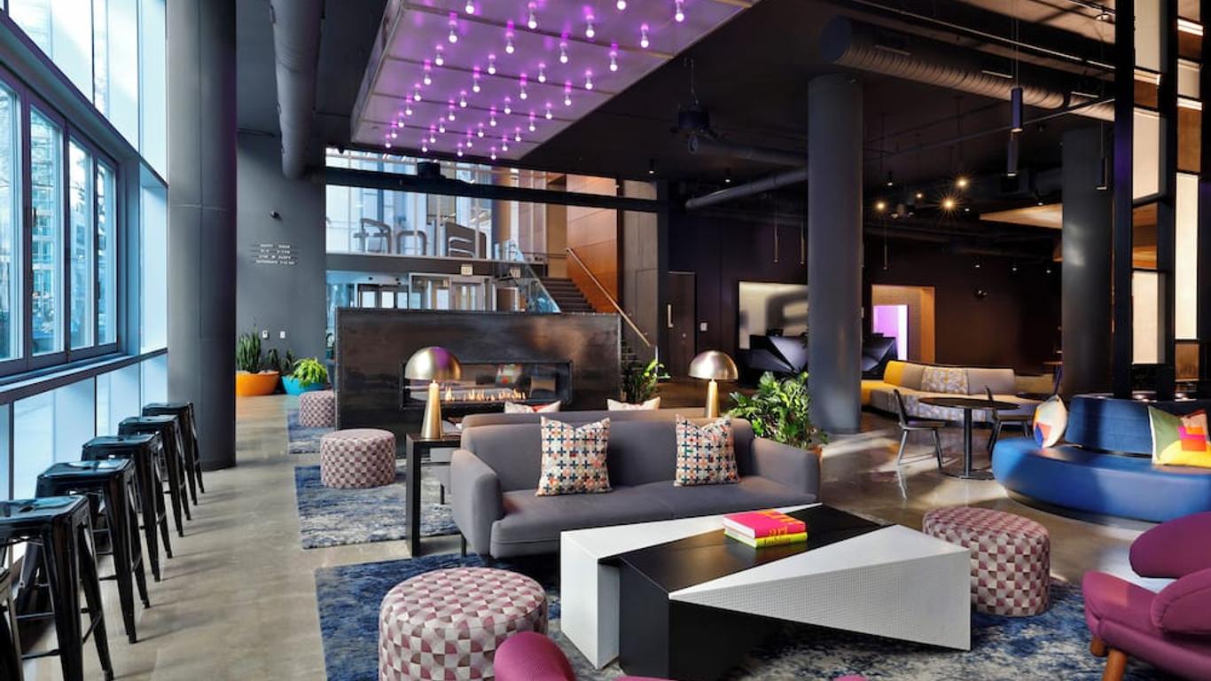 Aloft Chicago Mag Mile