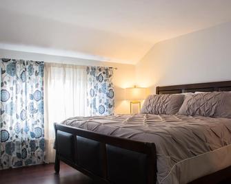 Beautiful, Convenient, easy access to NYC, shopping, WiFi, free parking - Hasbrouck Heights - Bedroom