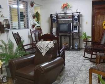 Casa de Mary & Pastor - Bayamo - Sala de estar