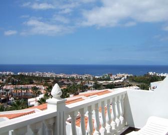 Costa Adeje Garden Aparthotel - 阿德赫 - 陽台