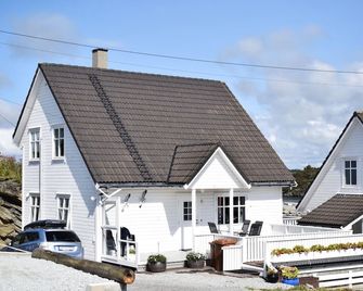 Lovely Home in Vedavaagen With Wifi - Karmøy - Edifício