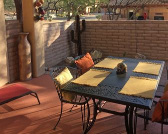 A Few Minutes Walk from Tubac shops/galleries/restaurants - Tubac - Patio