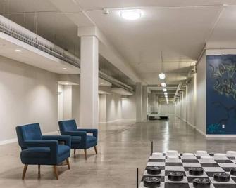 Large 1 Bed Apt In The Heart Of Downtown - Des Moines - Lobby