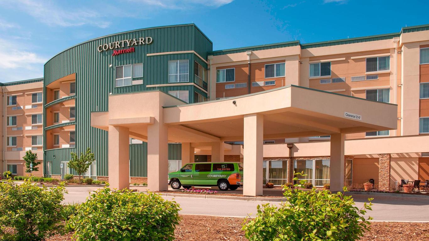 Courtyard Milwaukee Airport