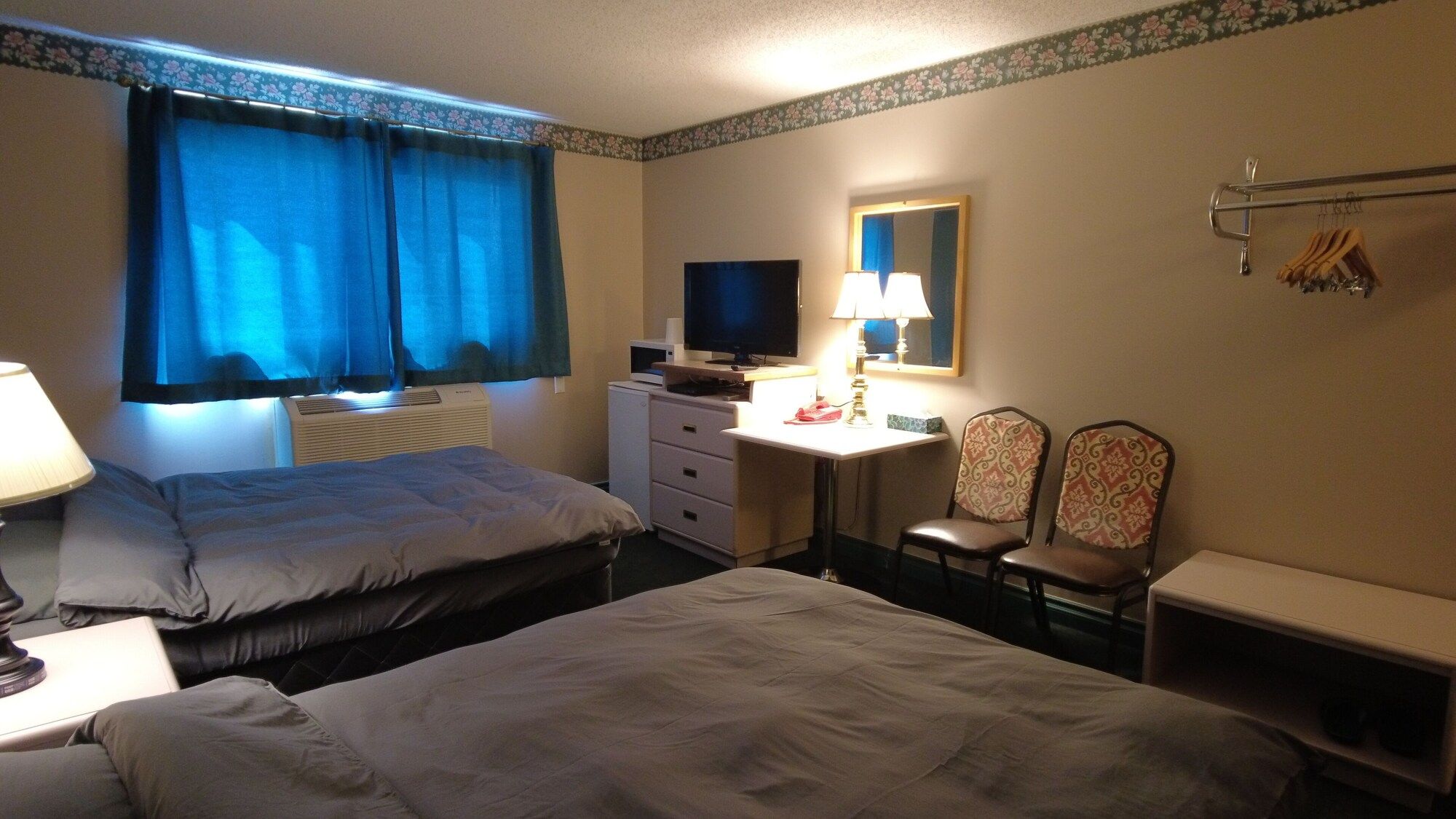 Sundre Motor Inn - Sundre - Bedroom
