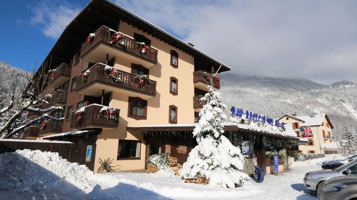 Chris-tal Hotel